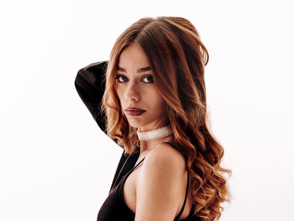 Profile image of EmilliaFox